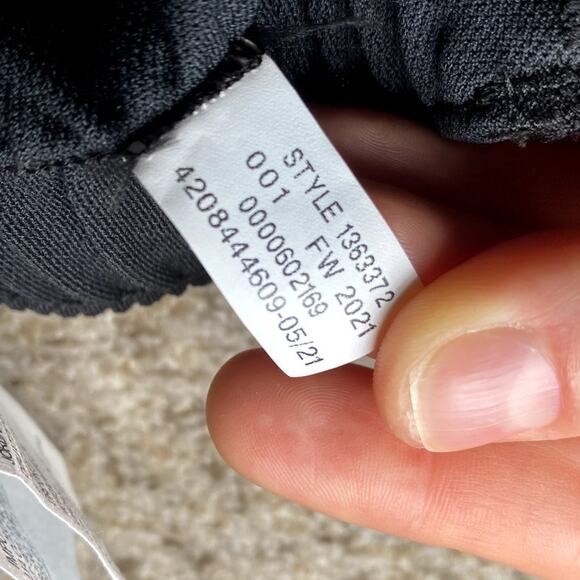 Under Armour - NWT - Girls' XS Black Athletic Shorts - Picture 7 of 9